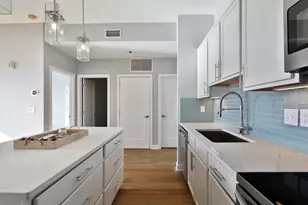 825 N 4th St, Columbus, OH 43215 - Photo 13
