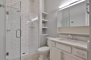 825 N 4th St, Columbus, OH 43215 - Photo 23