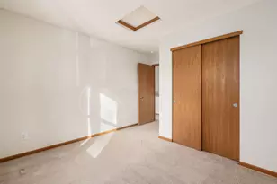 5724 Galveston Dr, Columbus, OH 43228 - Photo 19