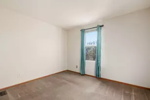 5724 Galveston Dr, Columbus, OH 43228 - Photo 17