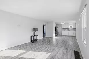 2560 Osceola Ave, Columbus, OH 43211 - Photo 9