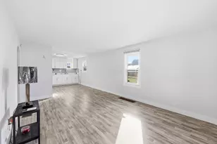 2560 Osceola Ave, Columbus, OH 43211 - Photo 9