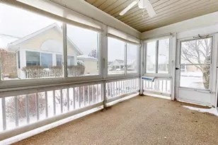 674 Villa Dr, Ontario, OH 44906 - Photo 3