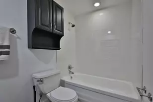 1390 E Dublin Granville Rd, Columbus, OH 43229 - Photo 27