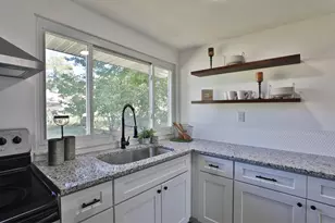 1390 E Dublin Granville Rd, Columbus, OH 43229 - Photo 9