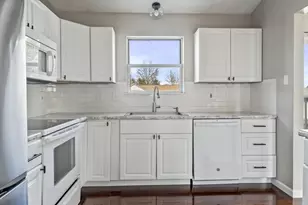 2308 Fernwood Ave, Grove City, OH 43123 - Photo 15