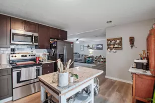 908 Tecumseh Ave, Columbus, OH 43207 - Photo 11