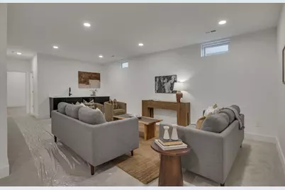 90 N Ohio Avenue, Columbus, OH 43203 - Photo 23