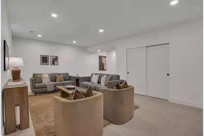 90 N Ohio Avenue, Columbus, OH 43203 - Photo 25