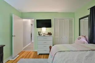 404 Old Village Rd, Columbus, OH 43228 - Photo 21