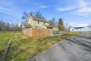 1024 Springlawn Ave, Harrisburg, OH 43126 - Photo 5