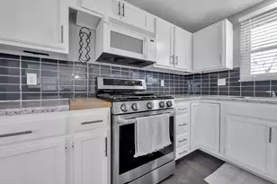 3382 Rudon Ln, Columbus, OH 43204 - Photo 9