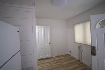 1127 Wheeling Avenue, Zanesville, OH 43701 - Photo 1