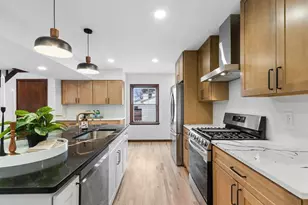 243 E Schreyer Pl, Columbus, OH 43214 - Photo 13