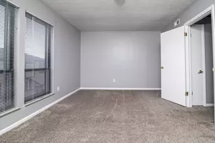 5260 Westbury Dr, Columbus, OH 43228 - Photo 33