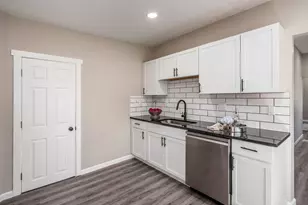 3543 Cleveland Ave, Grove City, OH 43123 - Photo 17