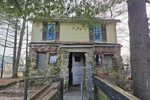 112 W Walnut St, Pleasantville, OH 43148 - Photo 1