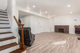 1120 Oakwood Ave, Columbus, OH 43206 - Photo 3