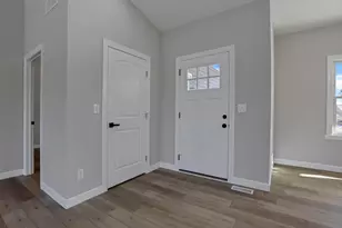 725 Trapp Ln, Hopewell, OH 43746 - Photo 7