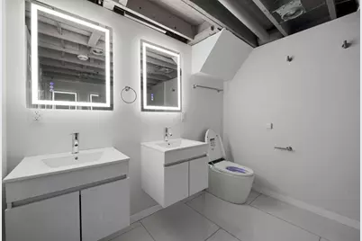 1684 E Blake Avenue, Columbus, OH 43219 - Photo 25