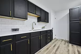 1684 E Blake Ave, Columbus, OH 43219 - Photo 11