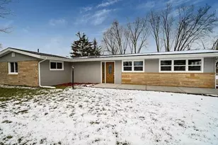 128 Ravenwood Dr, Springfield, OH 45504 - Photo 1