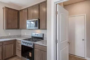 326 Honeysuckle St, South Bloomfield, OH 43103 - Photo 7