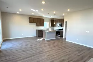 326 Honeysuckle St, South Bloomfield, OH 43103 - Photo 13