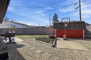 263 Merriman Dr, West Jefferson, OH 43162 - Photo 23