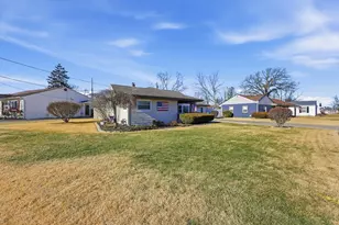 263 Merriman Dr, West Jefferson, OH 43162 - Photo 3