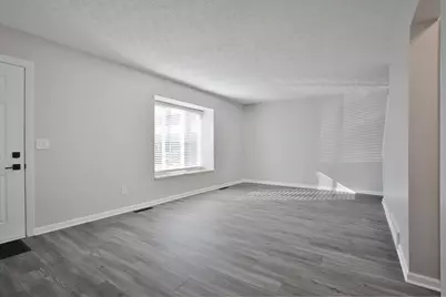 5762 Hallridge Circle, Columbus, OH 43232 - Photo 7