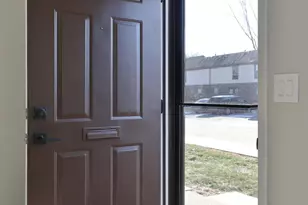 5762 Hallridge Cir, Columbus, OH 43232 - Photo 3