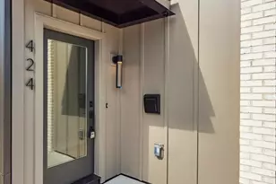 424 Jackson St, Columbus, OH 43206 - Photo 3