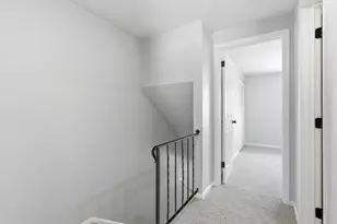 2375 Woodbrook Cir N, Columbus, OH 43223 - Photo 11