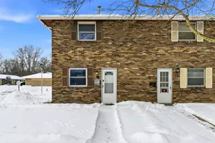 2375 Woodbrook Cir N, Columbus, OH 43223 - Photo 1