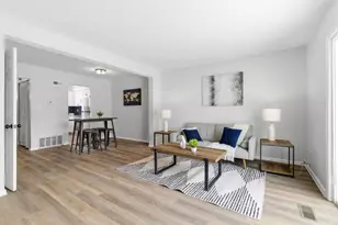 2375 Woodbrook Cir N, Columbus, OH 43223 - Photo 7