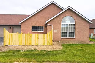 4920 Meadow Run Dr, Hilliard, OH 43026 - Photo 1