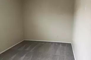 5882 Starcrest Dr, Galloway, OH 43119 - Photo 5