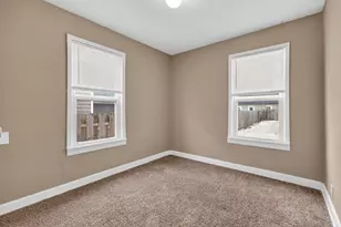 911 Clarendon Ave, Columbus, OH 43223 - Photo 13