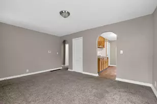 911 Clarendon Ave, Columbus, OH 43223 - Photo 11