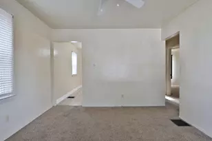 957 E 17th Ave, Columbus, OH 43211 - Photo 7