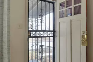 957 E 17th Ave, Columbus, OH 43211 - Photo 3