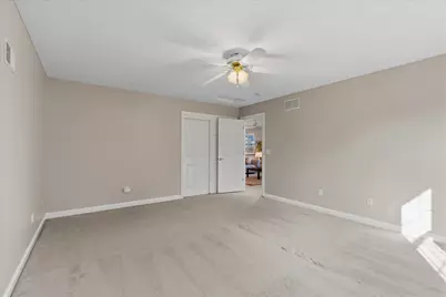 45 E California Avenue, Columbus, OH 43202 - Photo 45
