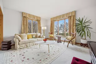 2900 Wickliffe Woods Ct, Columbus, OH 43221 - Photo 17