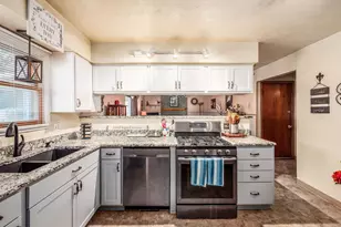 3267 Castleton St, Grove City, OH 43123 - Photo 15