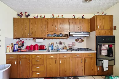 670 Hillsdale Drive, West Jefferson, OH 43162 - Photo 11