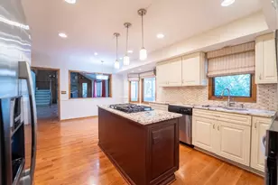 9010 Barassie Pl, Dublin, OH 43017 - Photo 13