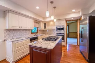 9010 Barassie Pl, Dublin, OH 43017 - Photo 15