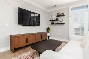 1670 E Broad, Columbus, OH 43203 - Photo 5