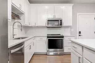 1670 E Broad, Columbus, OH 43203 - Photo 13